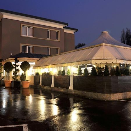 Bivius Hotel Restaurant Luxembourg Strassen Extérieur photo