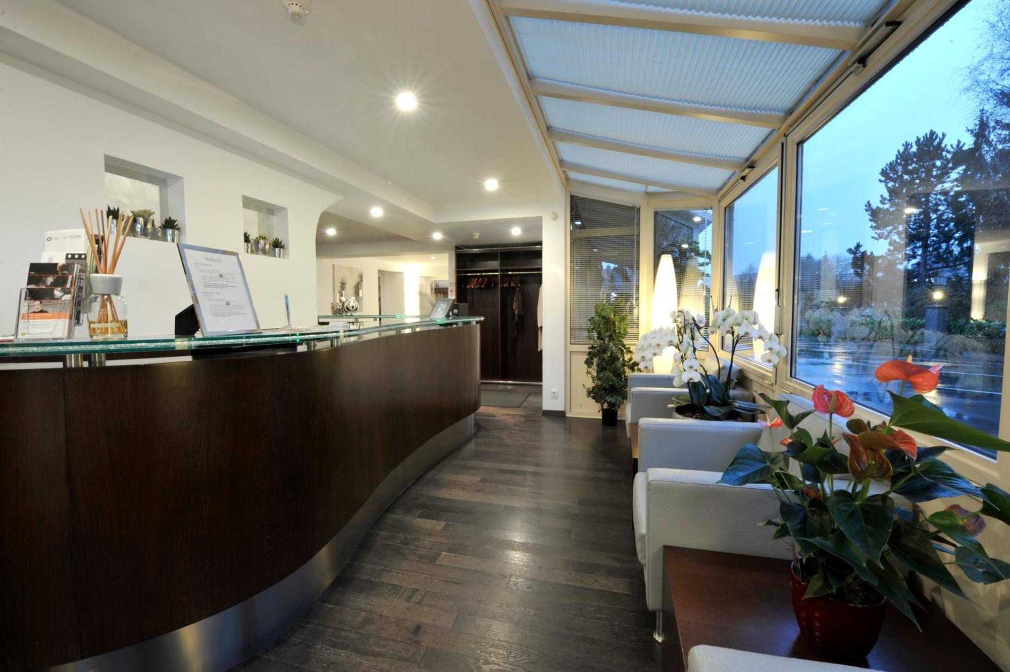 Bivius Hotel Restaurant Luxembourg Strassen Extérieur photo