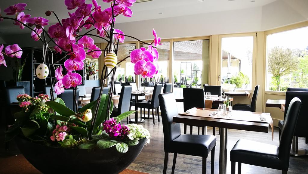 Bivius Hotel Restaurant Luxembourg Strassen Extérieur photo