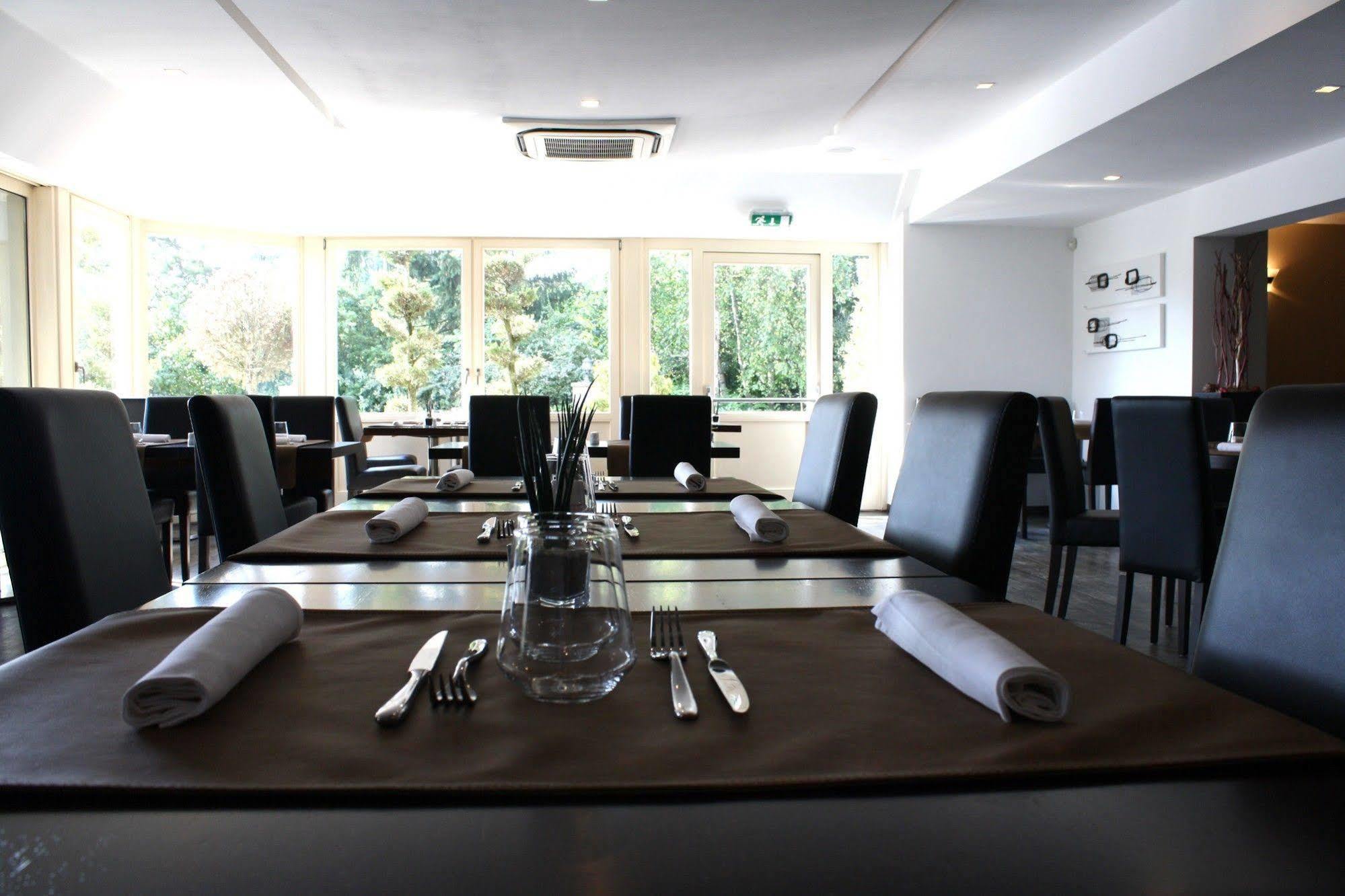 Bivius Hotel Restaurant Luxembourg Strassen Extérieur photo