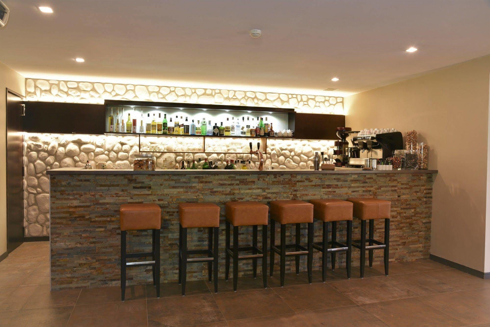 Bivius Hotel Restaurant Luxembourg Strassen Extérieur photo