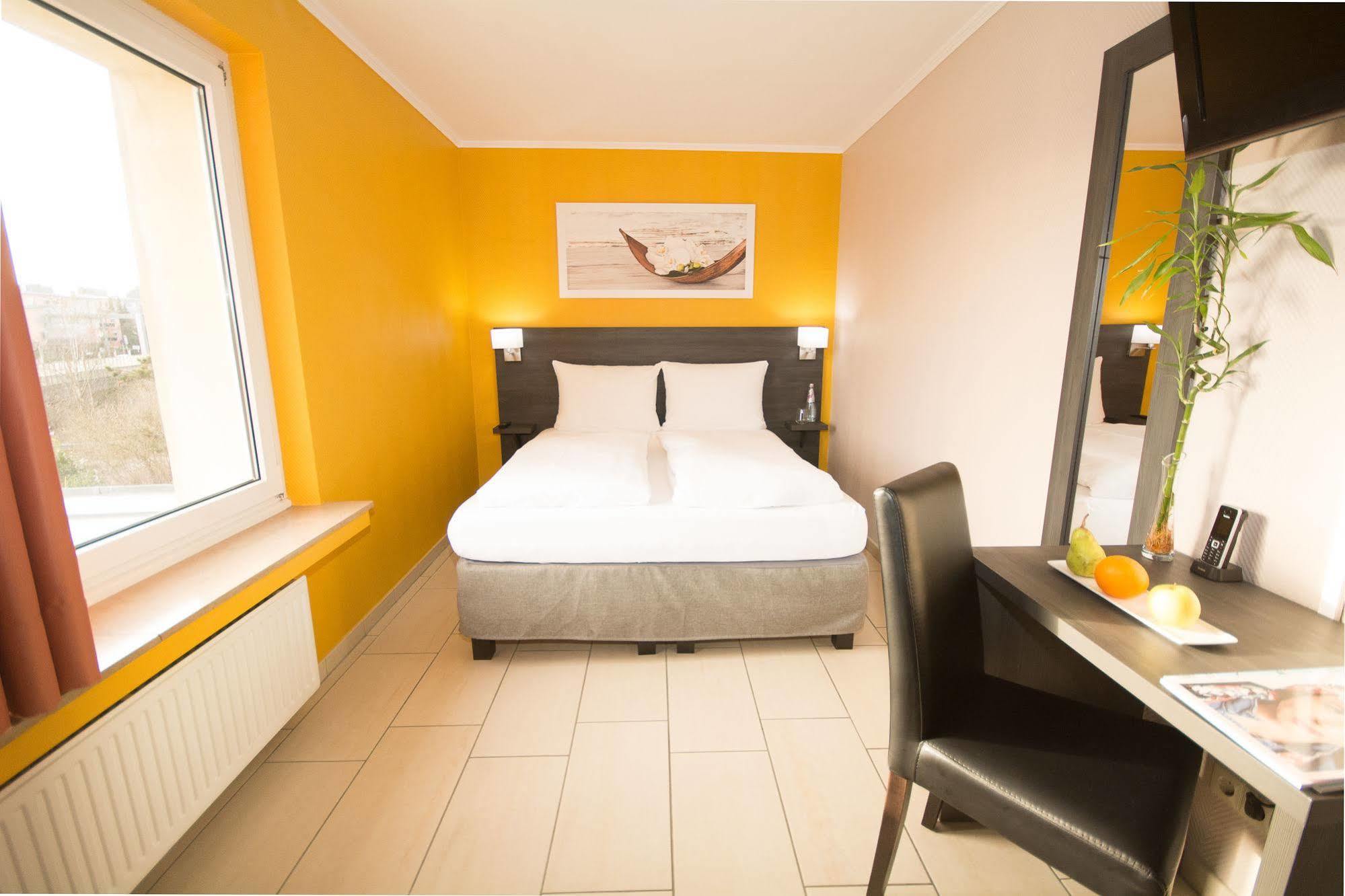 Bivius Hotel Restaurant Luxembourg Strassen Extérieur photo